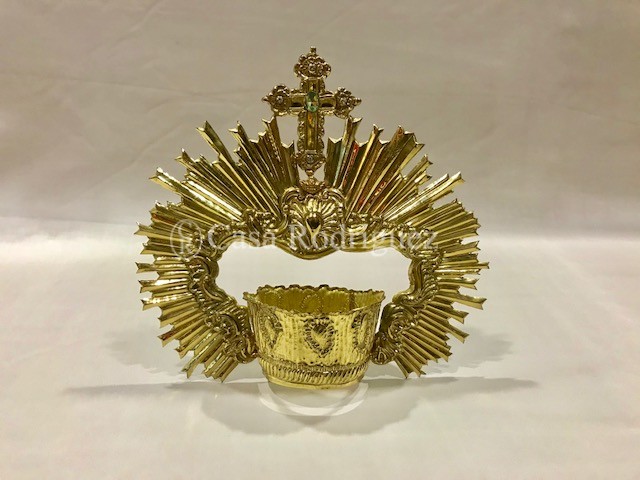 Corona dorada cincelada (7cms)
