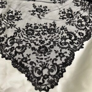 MANTILLA NEGRA 220x110